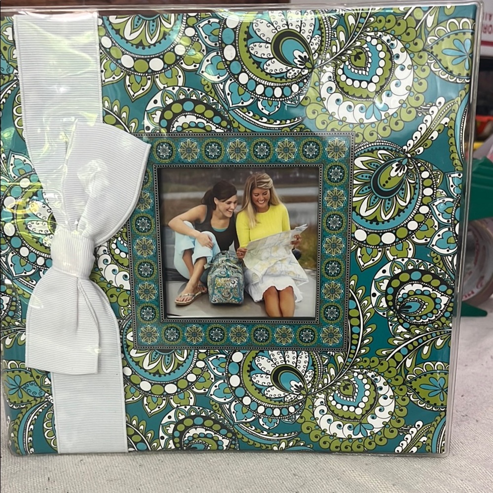 Very Bradley photo Album- Green Teal Paisley with White Bow NEW